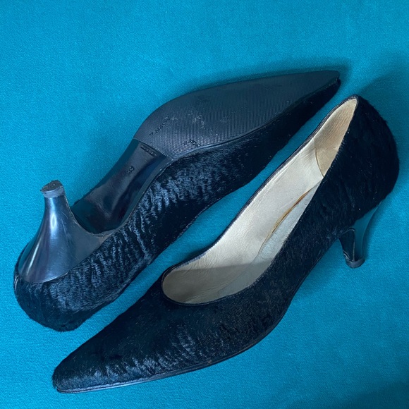 Black Mink Fur Women's Italian Kitten Heel Pointed Toe Pump - Picture 1 of 9